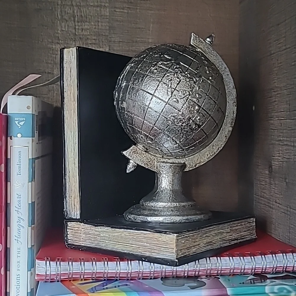 Bookend - Picture 1 of 1
